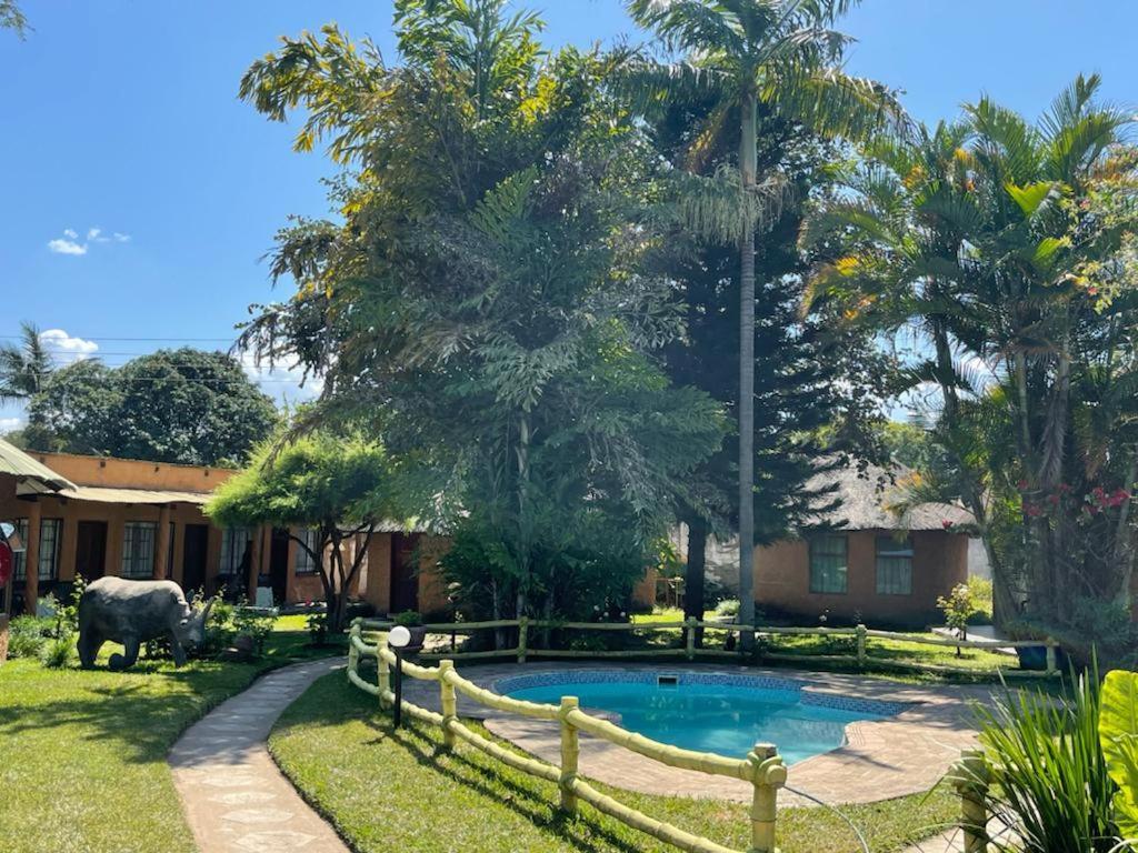 Reed Mat Lodge Lusaka Exterior foto